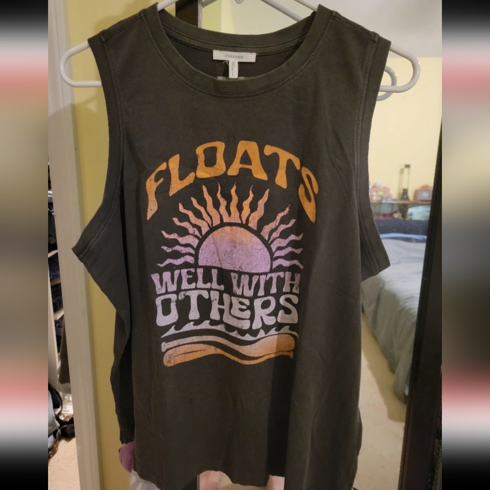 Graphic Sleeveless Top - XL